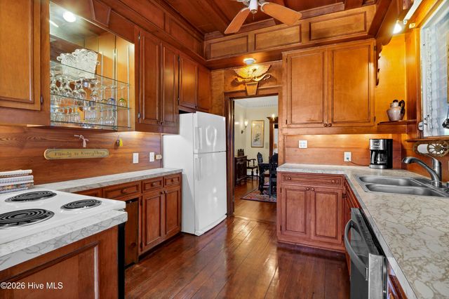 532 Waynick Boulevard, Wrightsville Beach, NC 28480