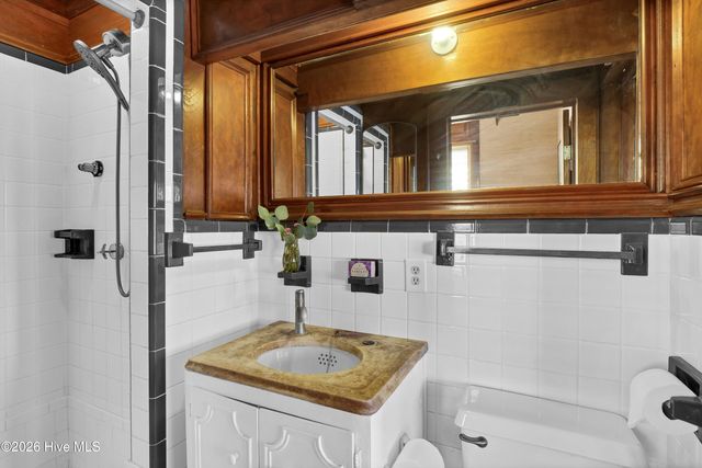 532 Waynick Boulevard, Wrightsville Beach, NC 28480