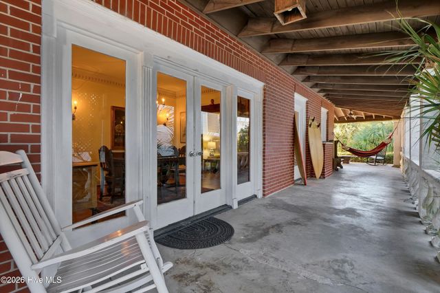 532 Waynick Boulevard, Wrightsville Beach, NC 28480