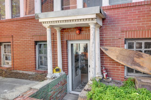 532 Waynick Boulevard, Wrightsville Beach, NC 28480