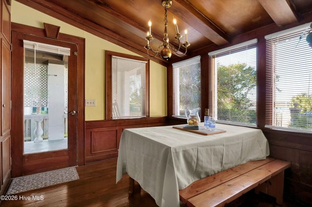 532 Waynick Boulevard, Wrightsville Beach, NC 28480