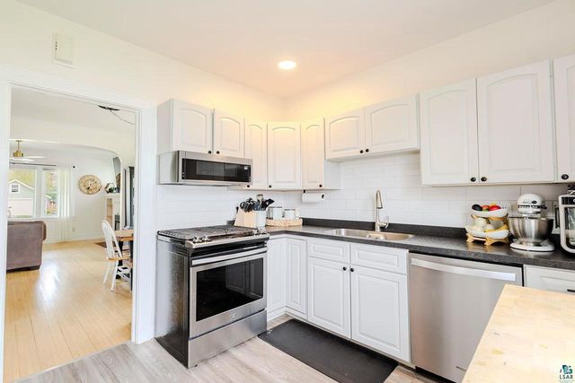 2431 Hughitt Ave, Superior, WI 54880