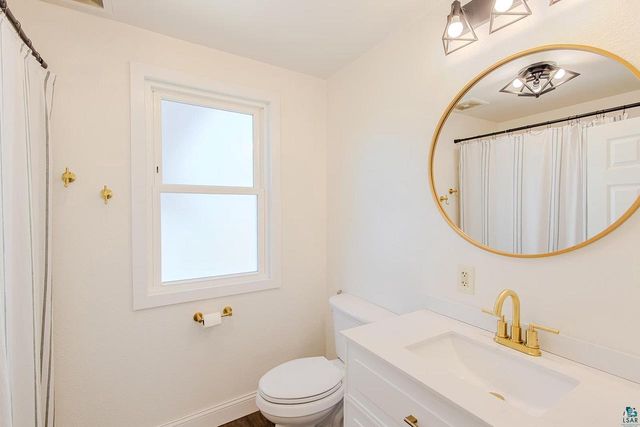 2431 Hughitt Ave, Superior, WI 54880
