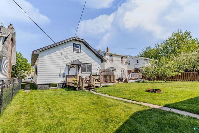 2431 Hughitt Ave, Superior, WI 54880