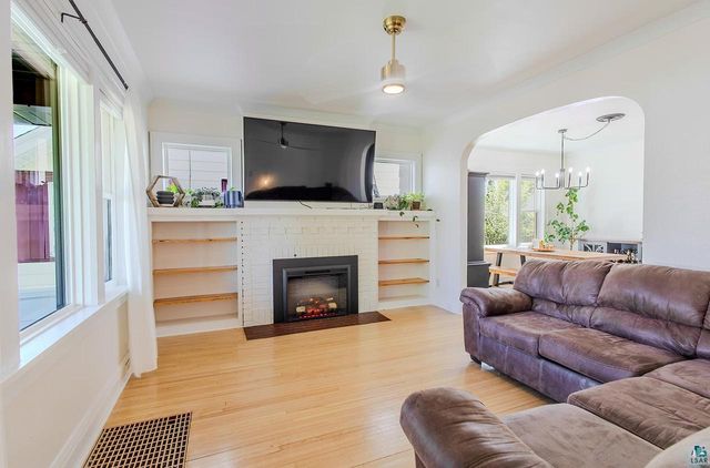 2431 Hughitt Ave, Superior, WI 54880