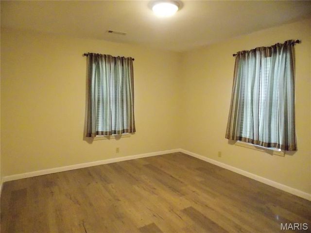 647 County Road 470, Poplar Bluff, MO 63901