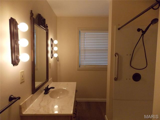 647 County Road 470, Poplar Bluff, MO 63901