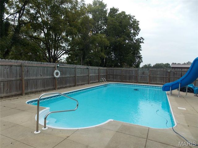 647 County Road 470, Poplar Bluff, MO 63901