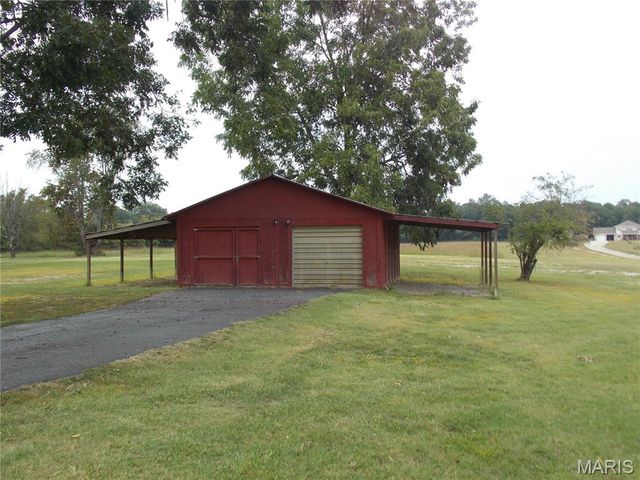 647 County Road 470, Poplar Bluff, MO 63901