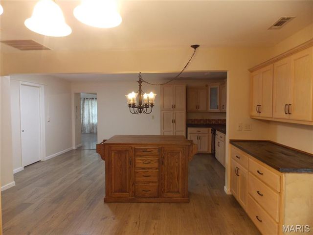 647 County Road 470, Poplar Bluff, MO 63901