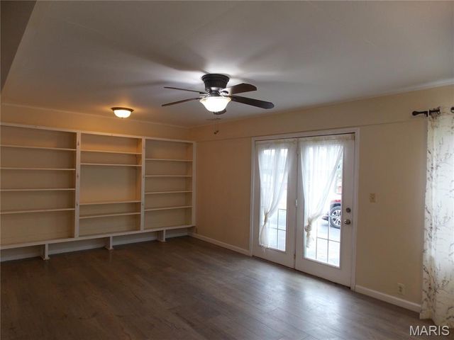 647 County Road 470, Poplar Bluff, MO 63901