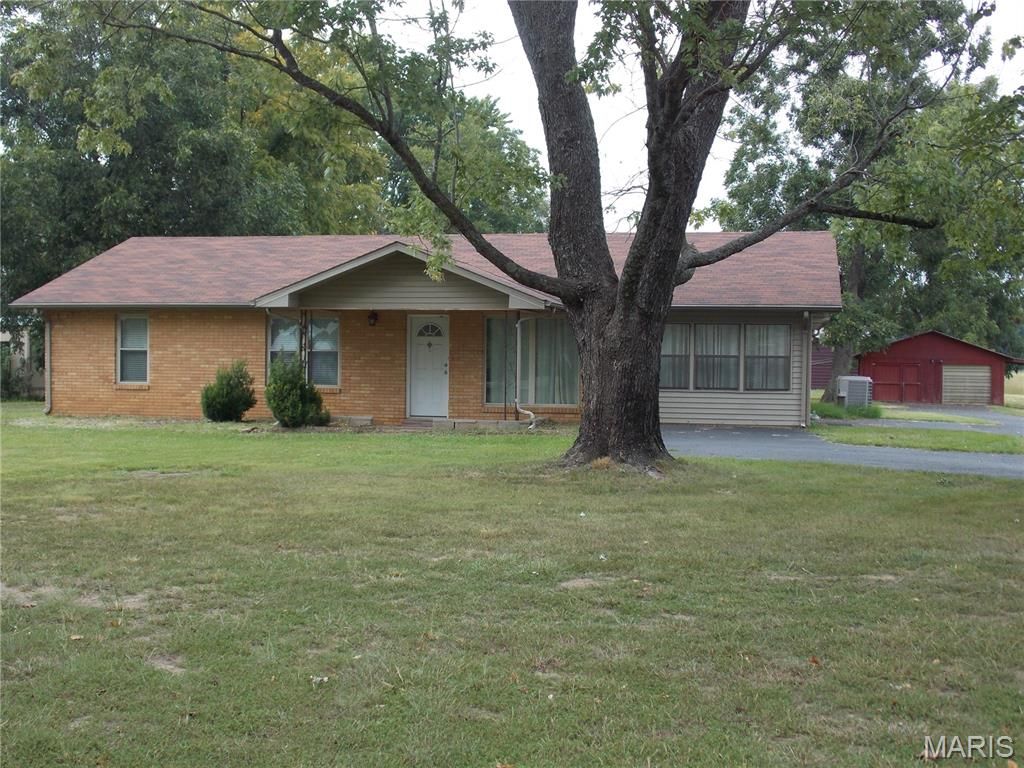 647 County Road 470, Poplar Bluff, MO 63901