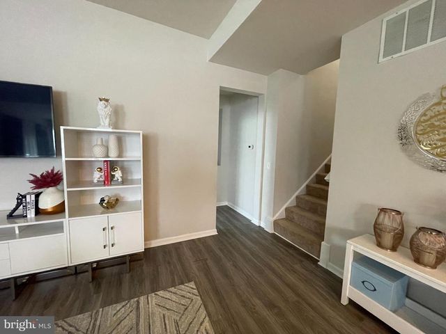 1728 HUDGINS FARM CIR, Fredericksburg, VA 22408