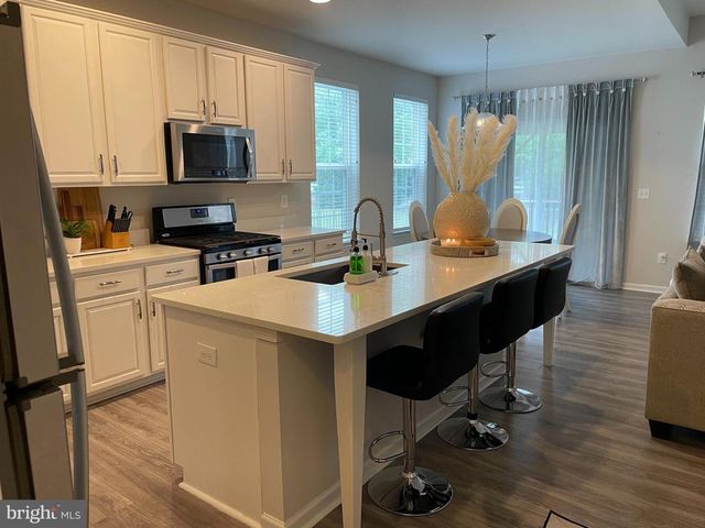 1728 HUDGINS FARM CIR, Fredericksburg, VA 22408