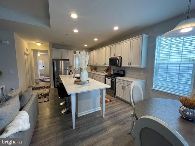 1728 HUDGINS FARM CIR, Fredericksburg, VA 22408