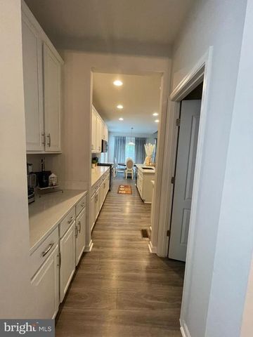 1728 HUDGINS FARM CIR, Fredericksburg, VA 22408