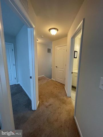 1728 HUDGINS FARM CIR, Fredericksburg, VA 22408