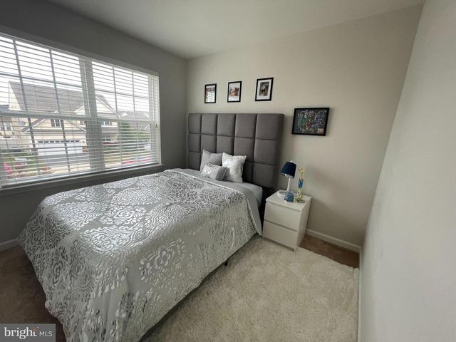 1728 HUDGINS FARM CIR, Fredericksburg, VA 22408