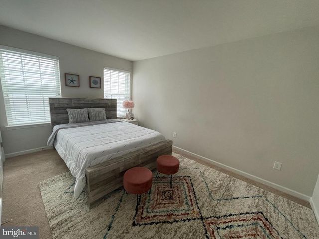 1728 HUDGINS FARM CIR, Fredericksburg, VA 22408