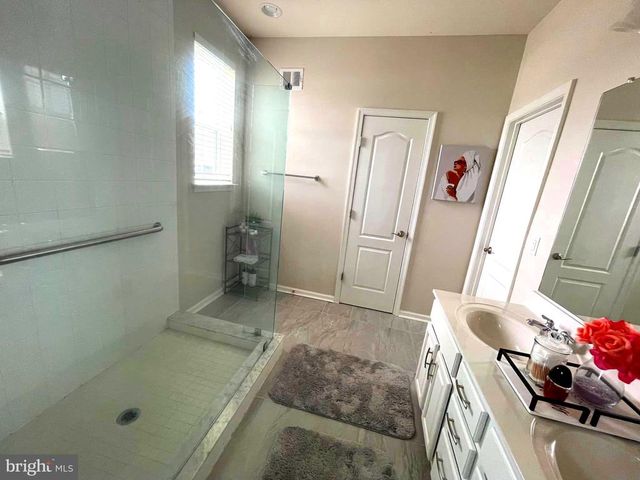1728 HUDGINS FARM CIR, Fredericksburg, VA 22408