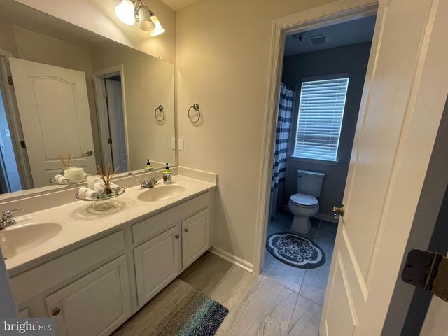 1728 HUDGINS FARM CIR, Fredericksburg, VA 22408