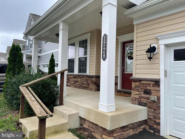 1728 HUDGINS FARM CIR, Fredericksburg, VA 22408