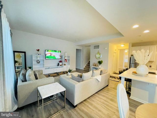 1728 HUDGINS FARM CIR, Fredericksburg, VA 22408