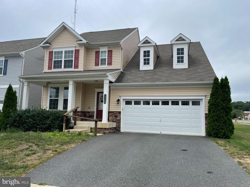 1728 HUDGINS FARM CIR, Fredericksburg, VA 22408