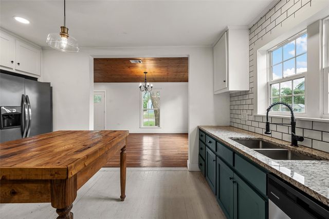 2704 Herring Avenue, Waco, TX 76708