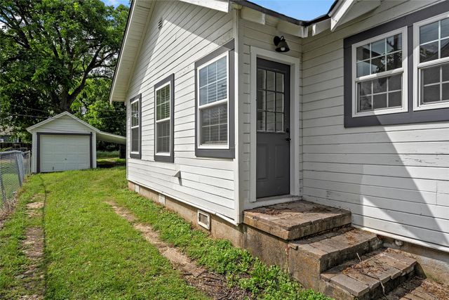 2704 Herring Avenue, Waco, TX 76708