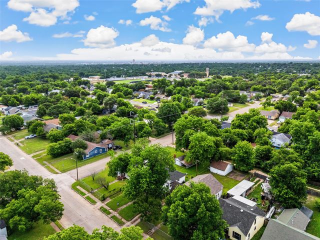 2704 Herring Avenue, Waco, TX 76708
