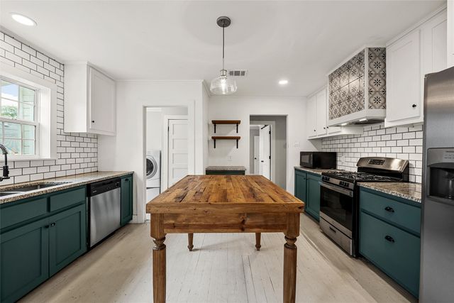 2704 Herring Avenue, Waco, TX 76708
