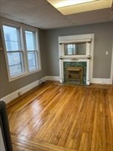 48 Providence St 1, Worcester, MA 01604