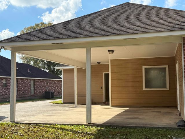 1258 Foxlane Dr, Baton Rouge, LA 70819