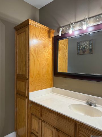 1258 Foxlane Dr, Baton Rouge, LA 70819