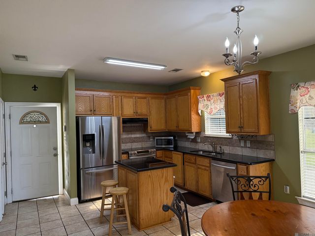 1258 Foxlane Dr, Baton Rouge, LA 70819