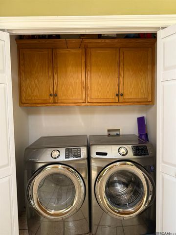 1258 Foxlane Dr, Baton Rouge, LA 70819