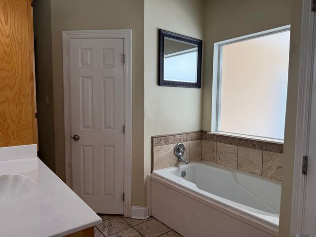 1258 Foxlane Dr, Baton Rouge, LA 70819