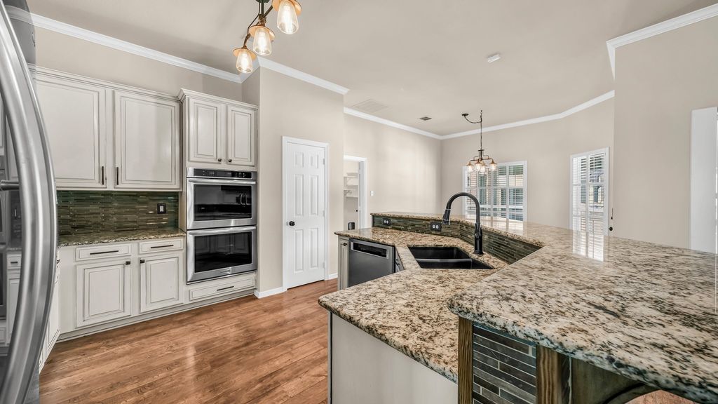 109 Meadow Glen Court, Aledo, TX 76008