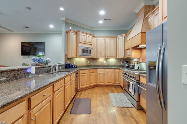 226 N WHITE STATION RD, Memphis, TN 38117