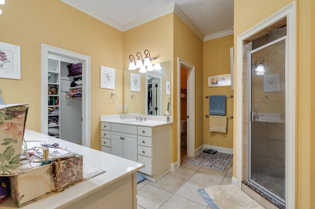 226 N WHITE STATION RD, Memphis, TN 38117