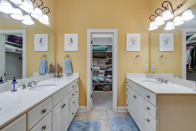 226 N WHITE STATION RD, Memphis, TN 38117