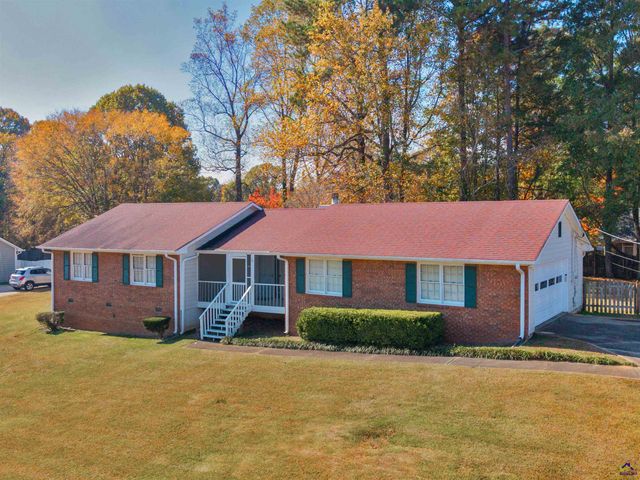 222 Farmbrook Parkway, Stockbridge, GA 30281