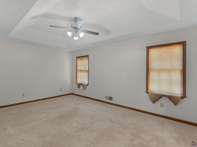 222 Farmbrook Parkway, Stockbridge, GA 30281