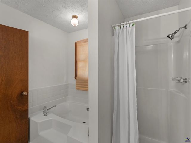 222 Farmbrook Parkway, Stockbridge, GA 30281