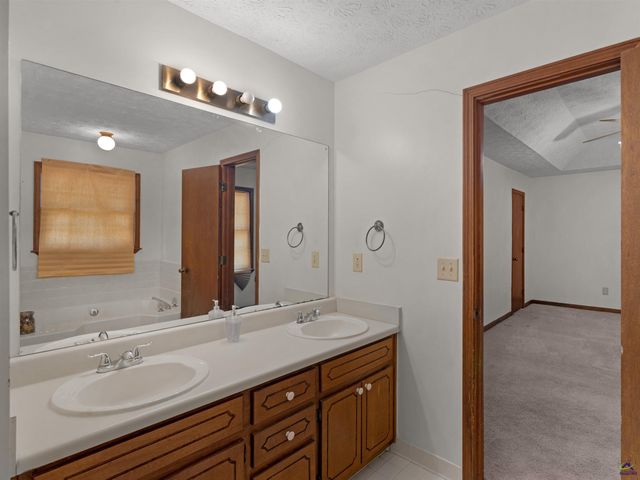 222 Farmbrook Parkway, Stockbridge, GA 30281