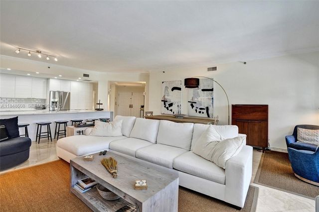 3700 Island Boulevard C206, Aventura, FL 33160
