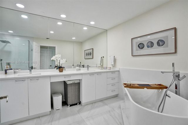 3700 Island Boulevard C206, Aventura, FL 33160