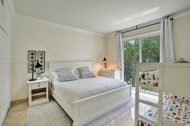 3700 Island Boulevard C206, Aventura, FL 33160