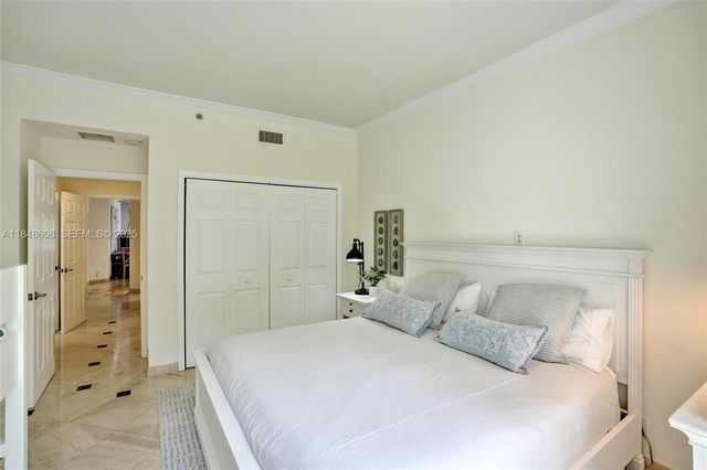 3700 Island Boulevard C206, Aventura, FL 33160